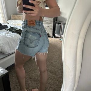550 Levis shorts